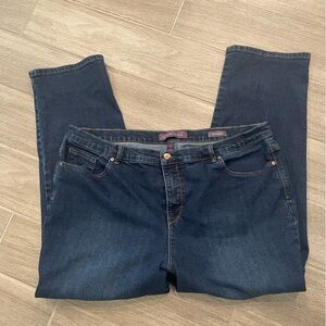NWOT Gloria Vanderbilt Amanda jeans. Size 22W